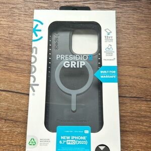 Speck Presidio2 grip phone case.